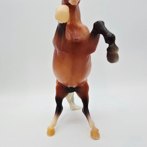 Breyer Classic Fighting Stallion Silver Bay - Picture 5 of 12